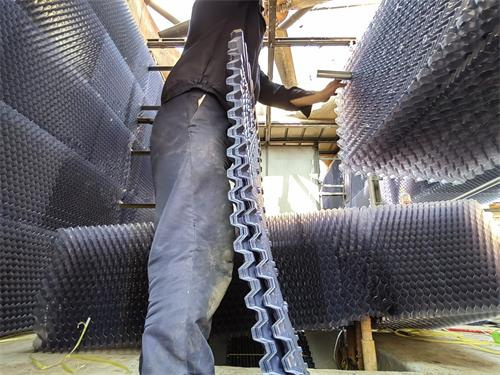 冷卻塔內(nèi)壁要刷涂料的原因